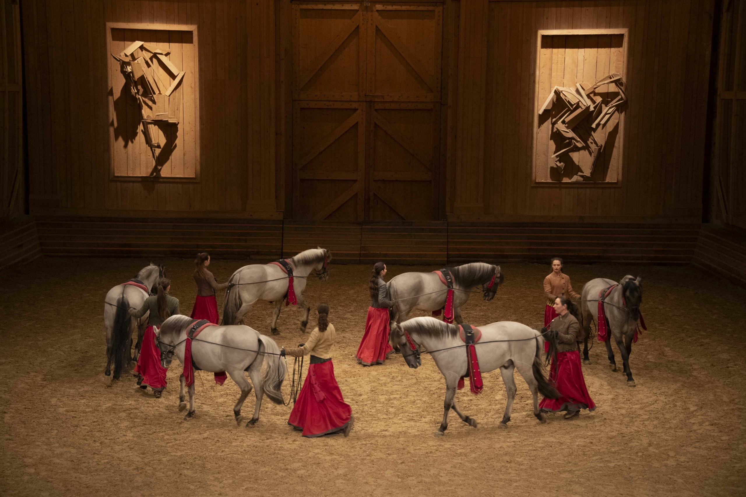 Manège de l'Académie Équestre de Versailles - Format spectacle Équestre "La voie de l'écuyère"